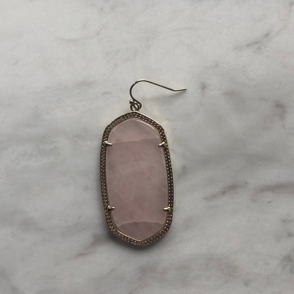 Kendra Scott Jewelry - Broken Kendra Scott Danielle Earring